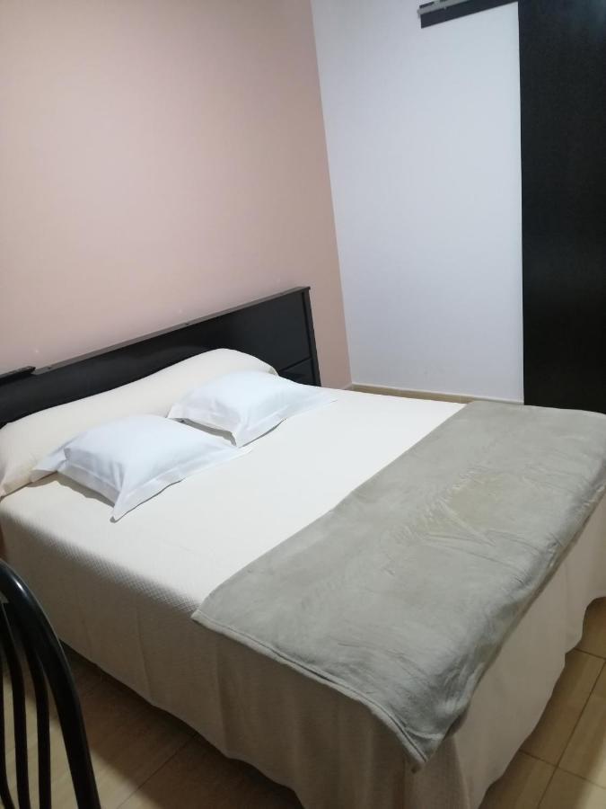 Hostal Julian Brunete Exterior foto